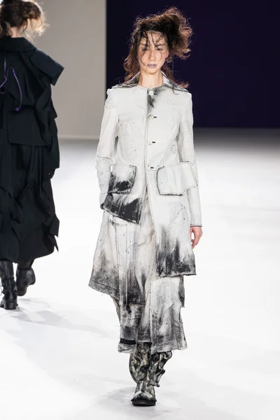 Look 37